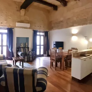 Apartment Vallettacharme - 2 Bedrooms Flat In The Heart Of The, Valletta